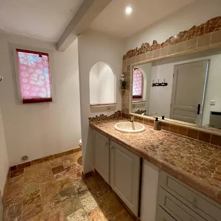 L Echappee Belle En Provence Pensionat 3*